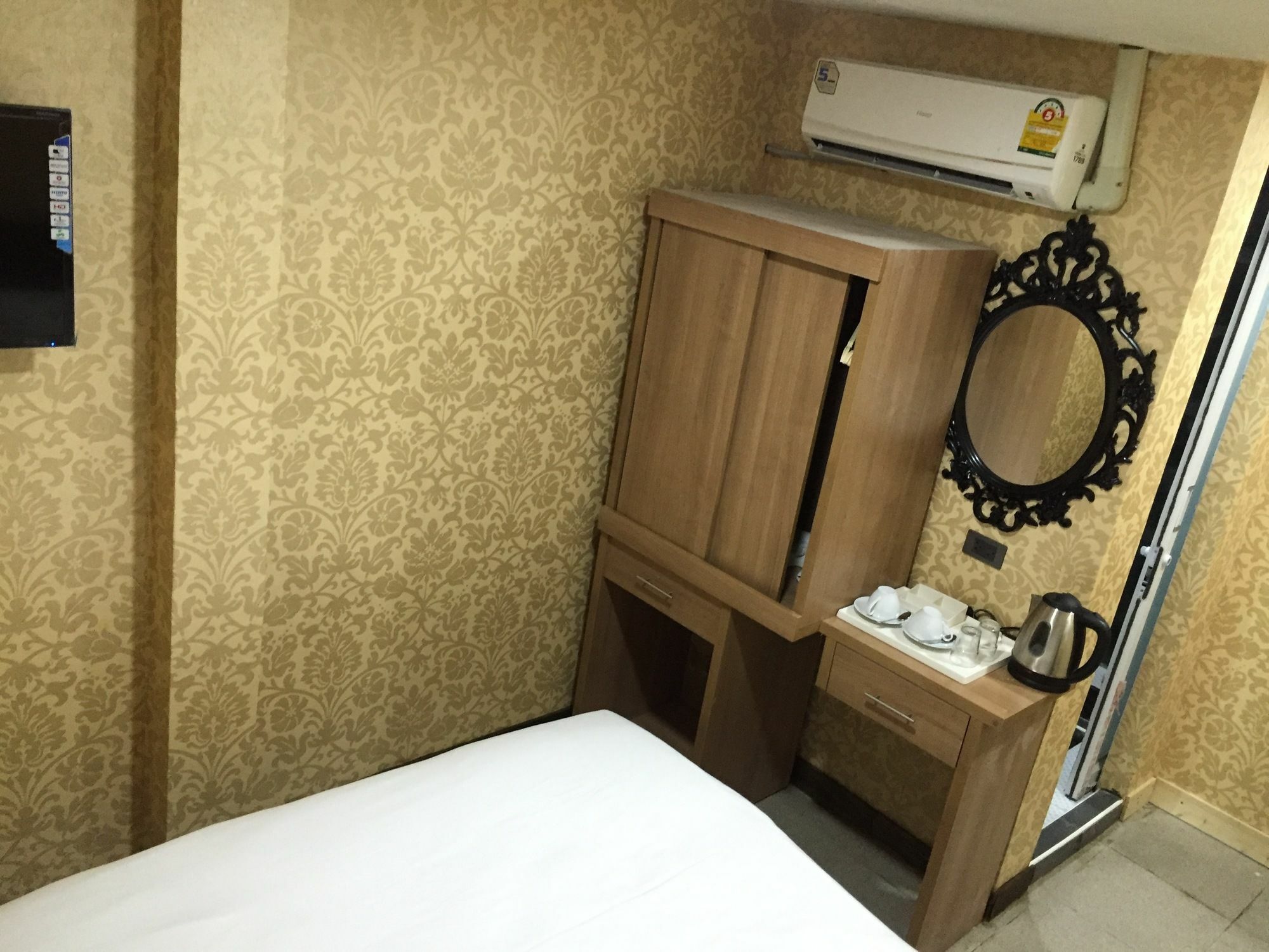 Harrys Suite Hotel بانكوك المظهر الخارجي الصورة